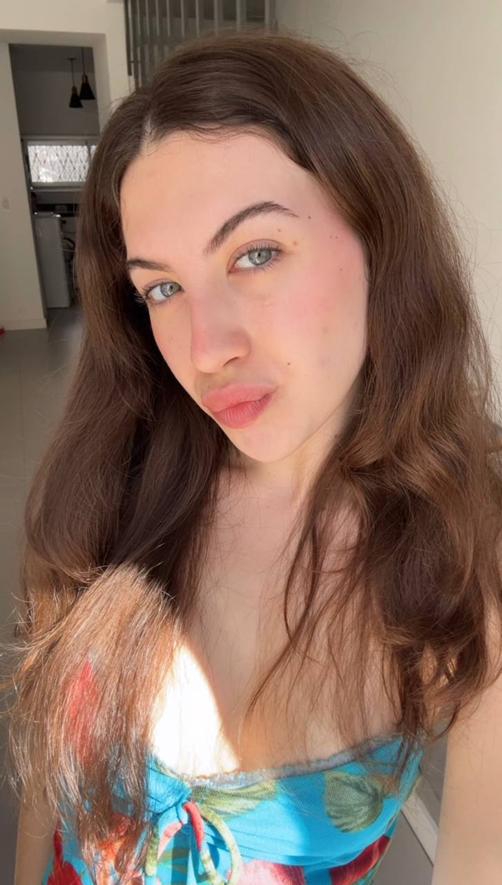 Nude girl Amber in Kunming