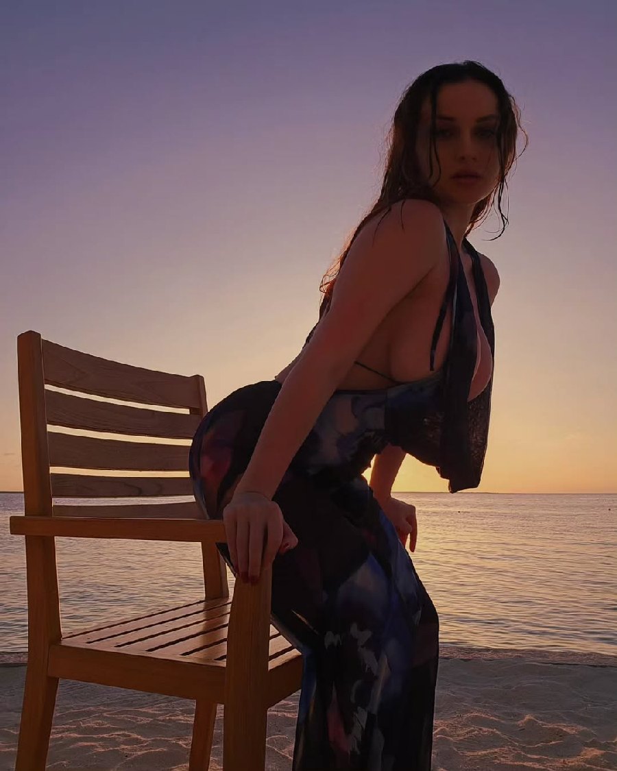 Sexy girl Miranda Faith nude in Kunming