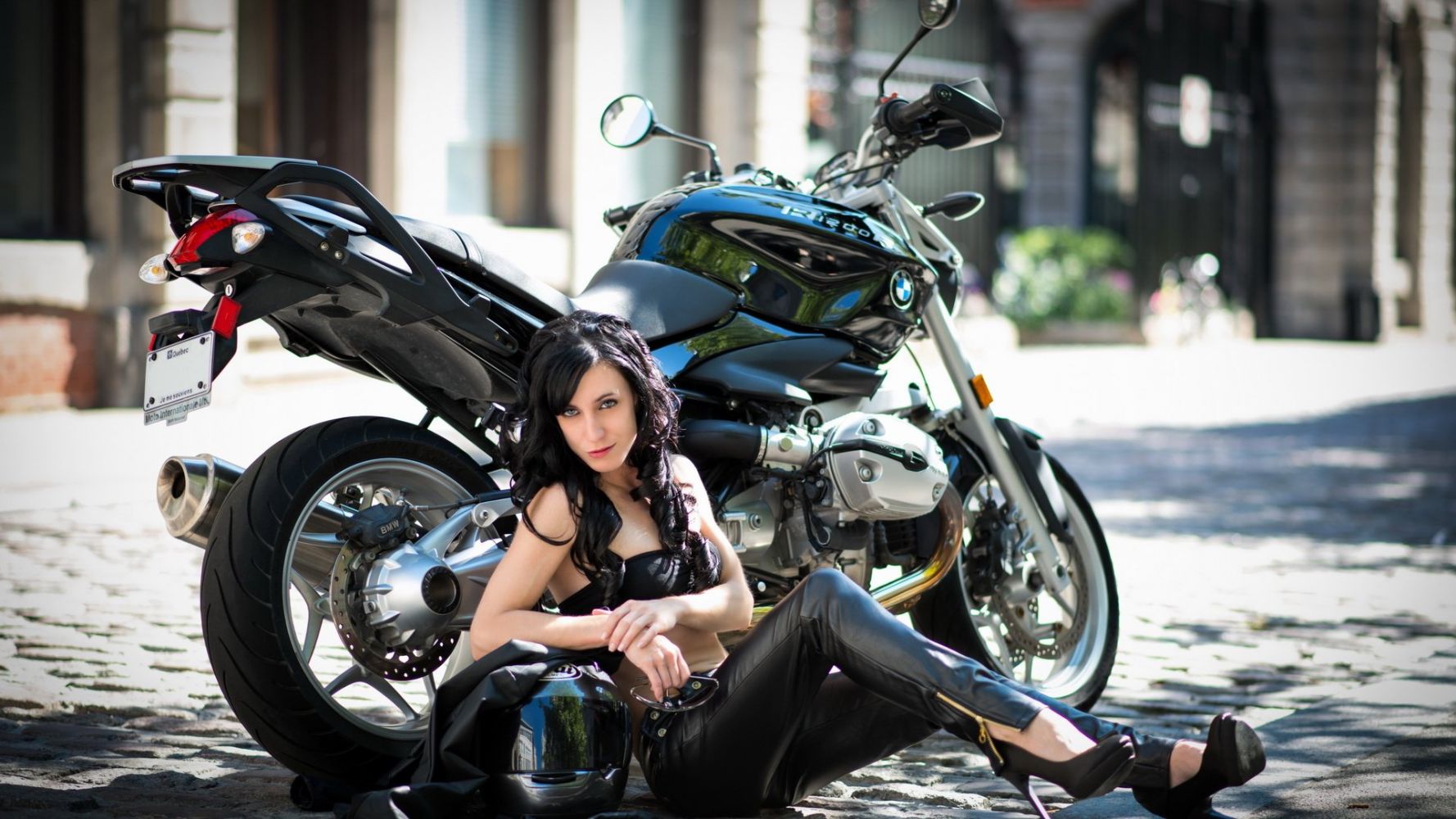 European women on bikes in Kunming