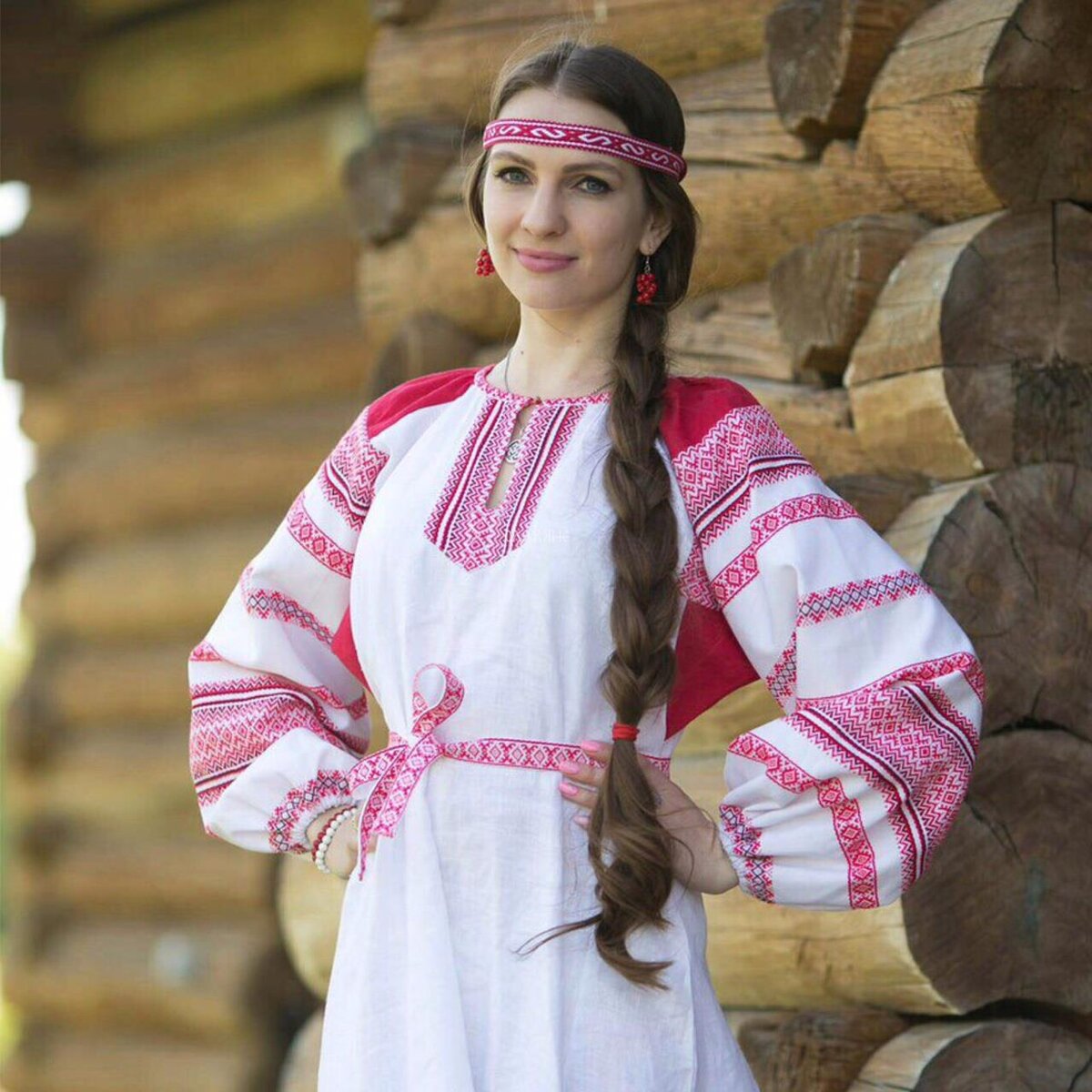 Girls in Slavic costumes in Kunming